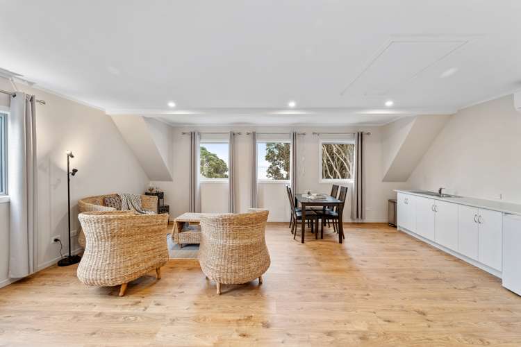 38 Pacific Parade Army Bay_18