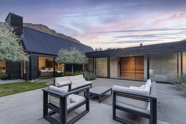 1 Larkins Way Arthurs Point_25