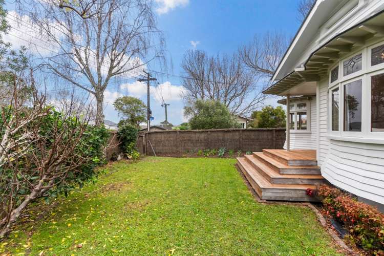 2 Lynch Street Pt Chevalier_32