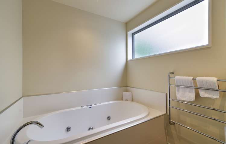 7/51 Thompson Street Queenstown_18