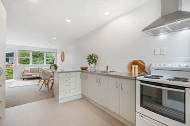 2/102 McLeod Road_3