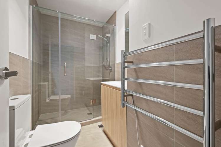 18 Red Arches Road Henderson_10