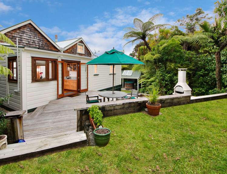 54 Upland Road Huia_10