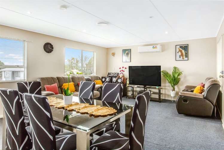 88 Arahura Crescent Waitangirua_3