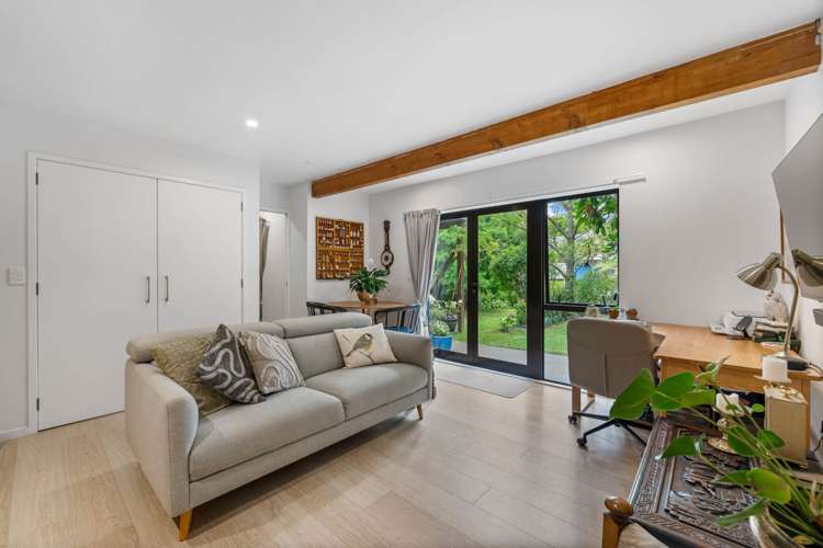 892 Beach Road Torbay_12