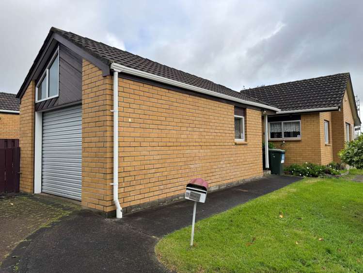 1/16 Burch Street Mount Albert_16