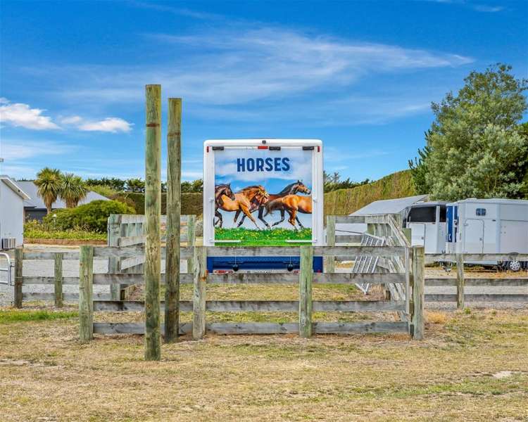 646 Grange Road Burnham_29