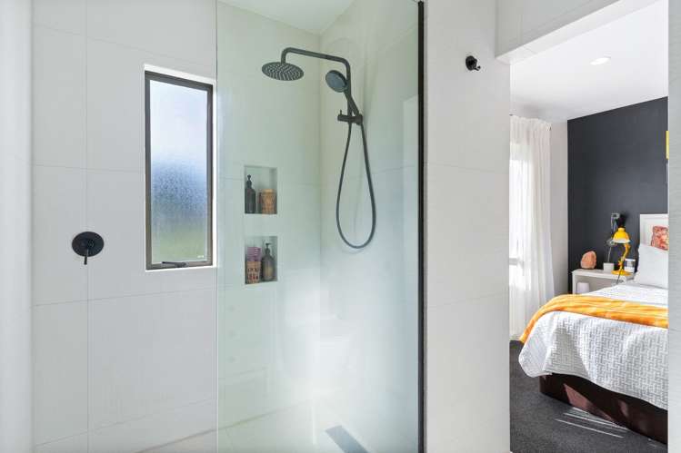  17/21 Hunters Park Drive Three Kings_6