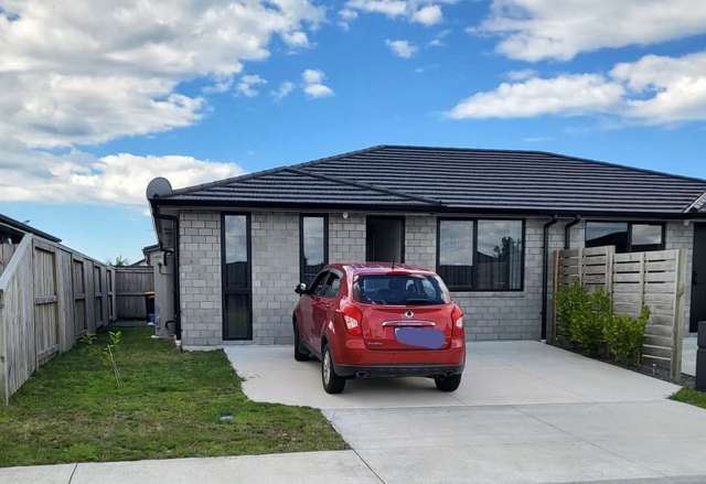 Modern 3BR Townhouse in Papamoa