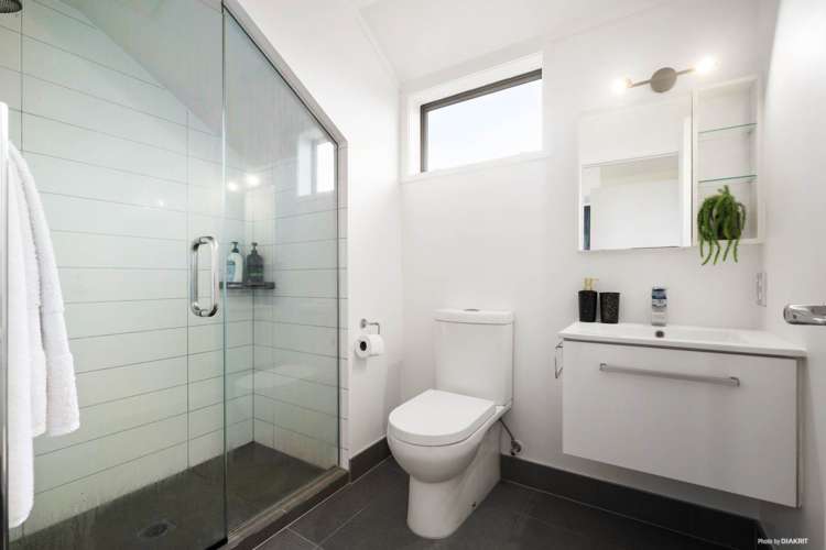 2/11 Nile Road Milford_12