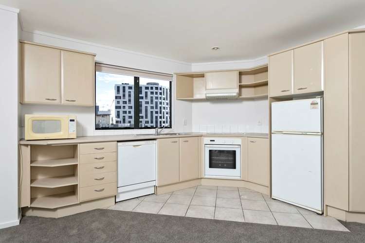 12D/6 Whitaker Place City Centre_15