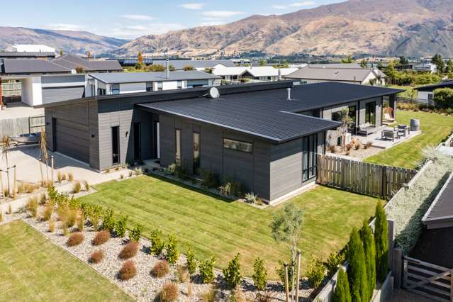 9 Centre Crescent Wanaka_1