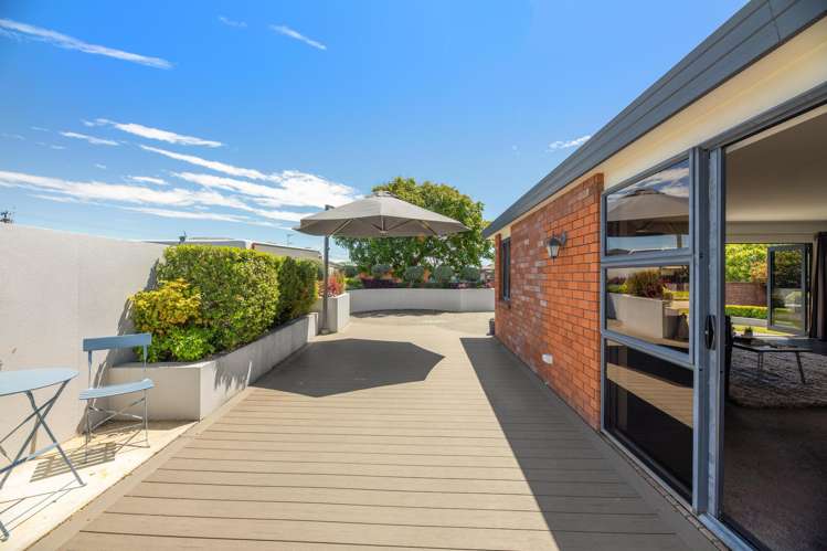 6 Robalan Place Redwoodtown_29