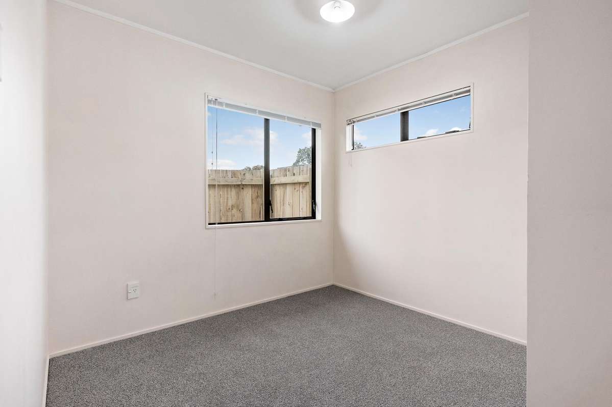 2/80 Kenderdine Road_3