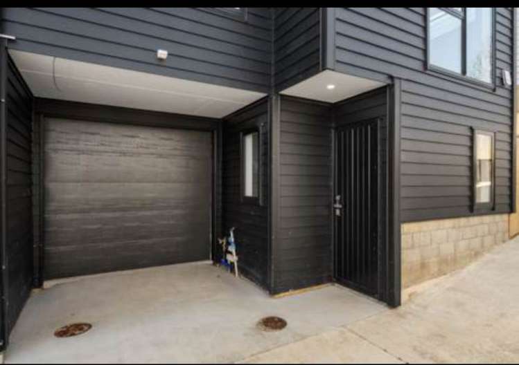 8B Hobart Crescent Wattle Downs_2