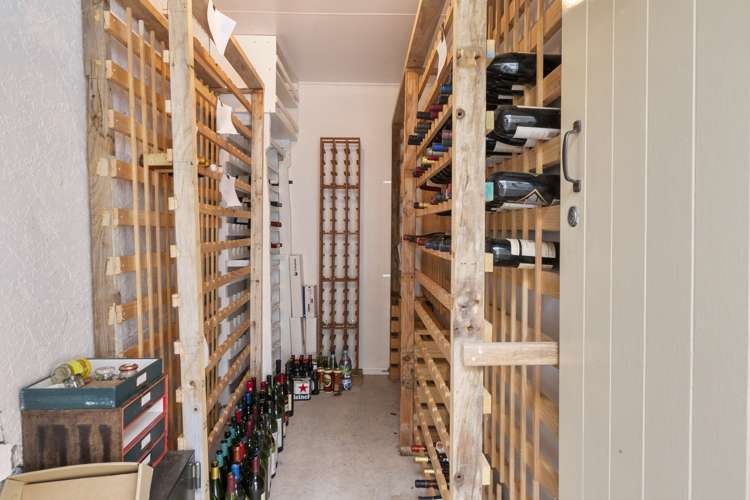 8 Henare Street West End_14