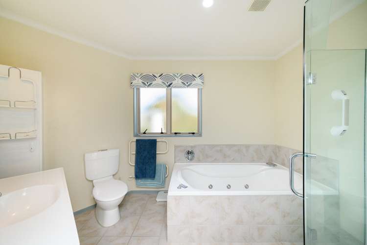 17 Suffolk Crescent Feilding_11