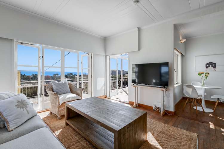 43 Surf Road Stanmore Bay_10