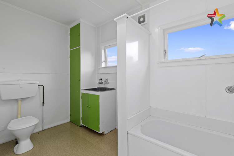 67 Tasman Road Otaki Beach_10