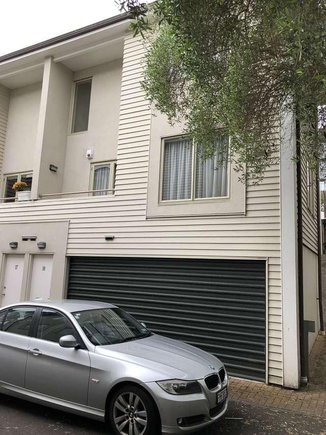 Eden Terrace - Townhouse with Double Garage