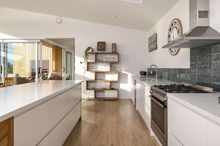 37 Pahoia Beach Road Whakamarama_9
