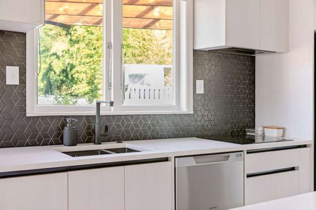 40 Southsea Crescent Silverdale_2