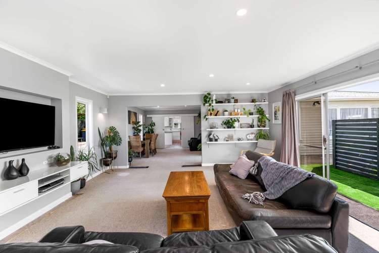 58 Tiroroa Ave Te Atatu South_11