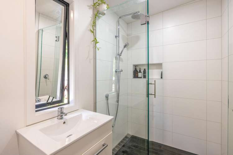 2/166 Ostend Road Ostend_11