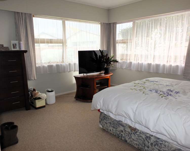 76 Cook Street Foxton_13