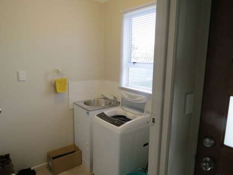 7 Resolute Way Papakura_6