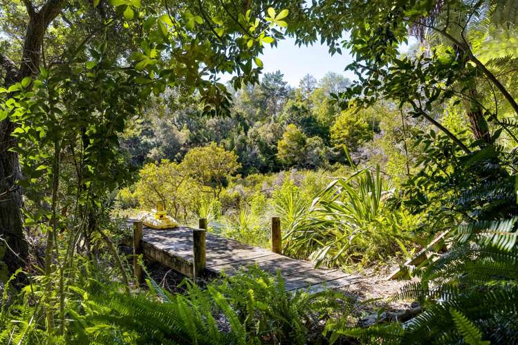 89 Aeroview Drive Beach Haven_16