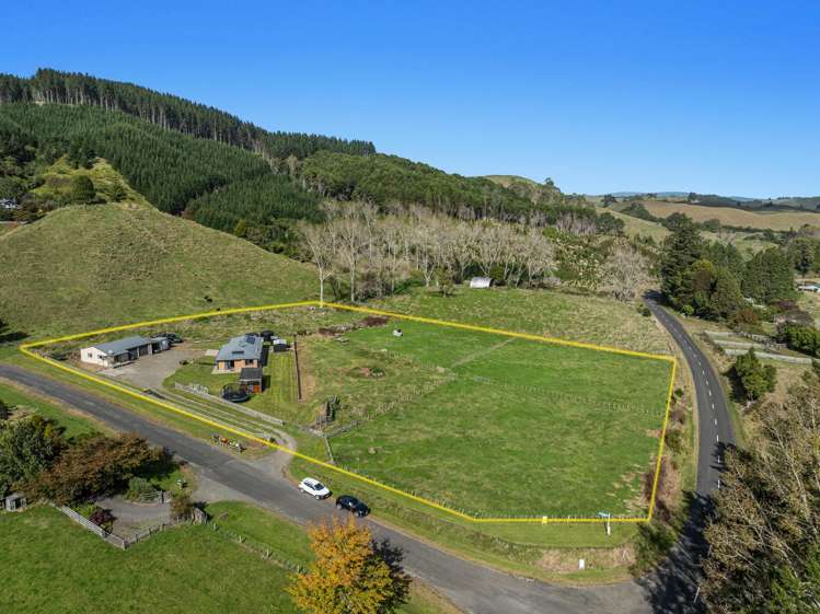 1379 Manawahe Road_0