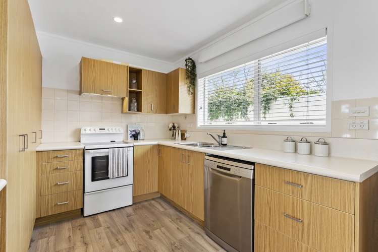 3/5 Teal Crescent Beach Haven_9