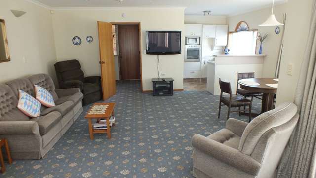 82 Pages Road Allenton_3