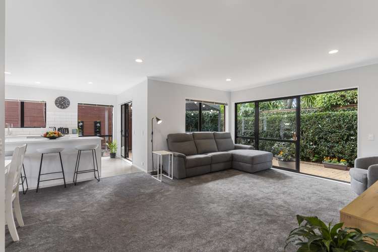 2/39 Oliver Street Point Chevalier_8