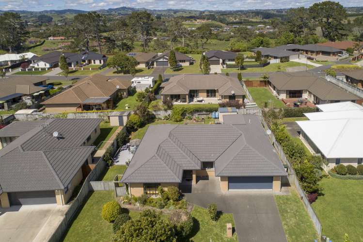 63 Condor Drive Pyes Pa_25