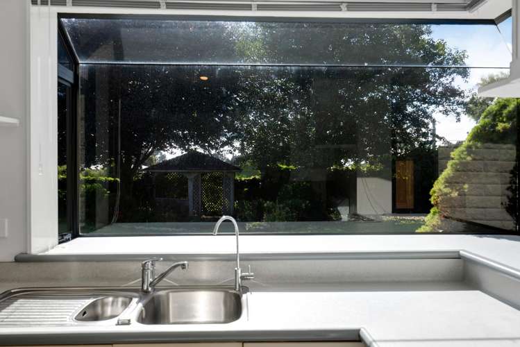 37 Pembroke Road East Stratford_7