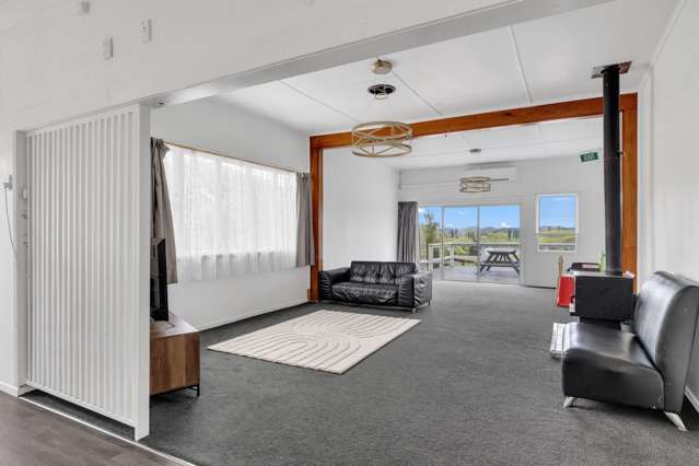 2 School Road Tiniroto_2