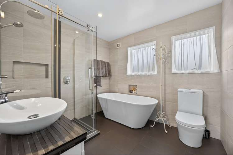 13 Glucina Avenue West Harbour_18