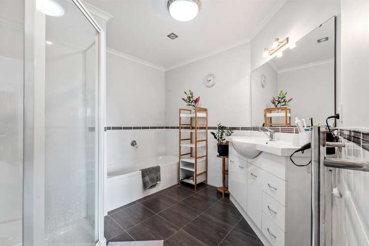 6 Bloomfield Rise Stanmore Bay_12