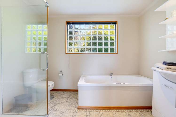 14 Settlers Hill Akaroa_16