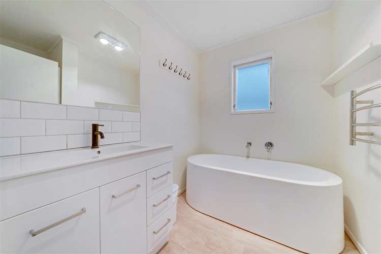 282 Buckland Road Mangere East_11