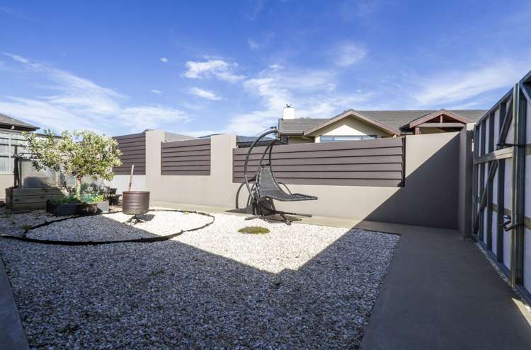 42 Covent Drive Stoke_18