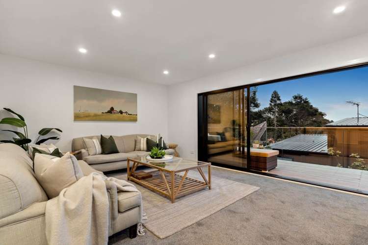 1/12 Surville Place Mairangi Bay_11