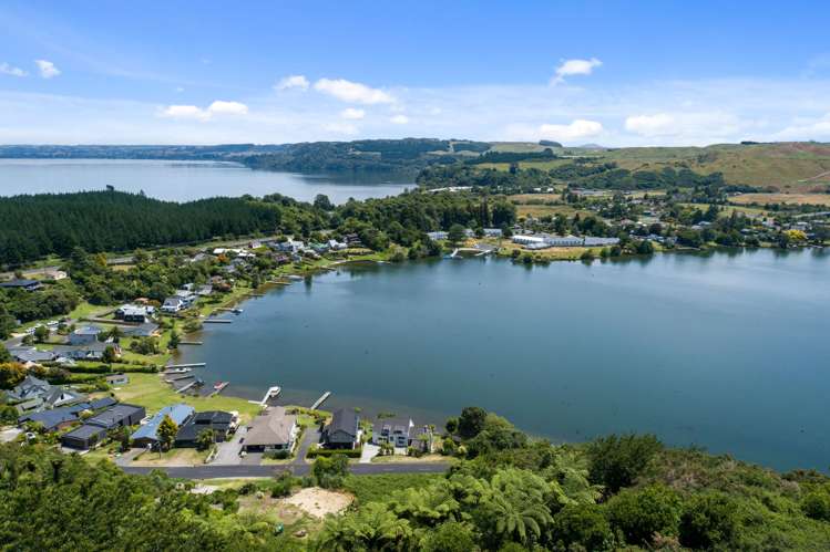 14 Okawa Bay Road Okere Falls_40