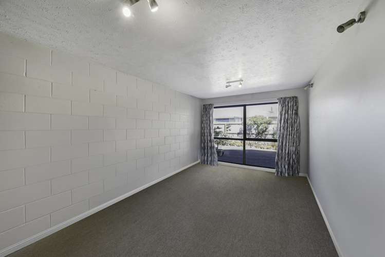 1/16B Langham Place Redwood_10