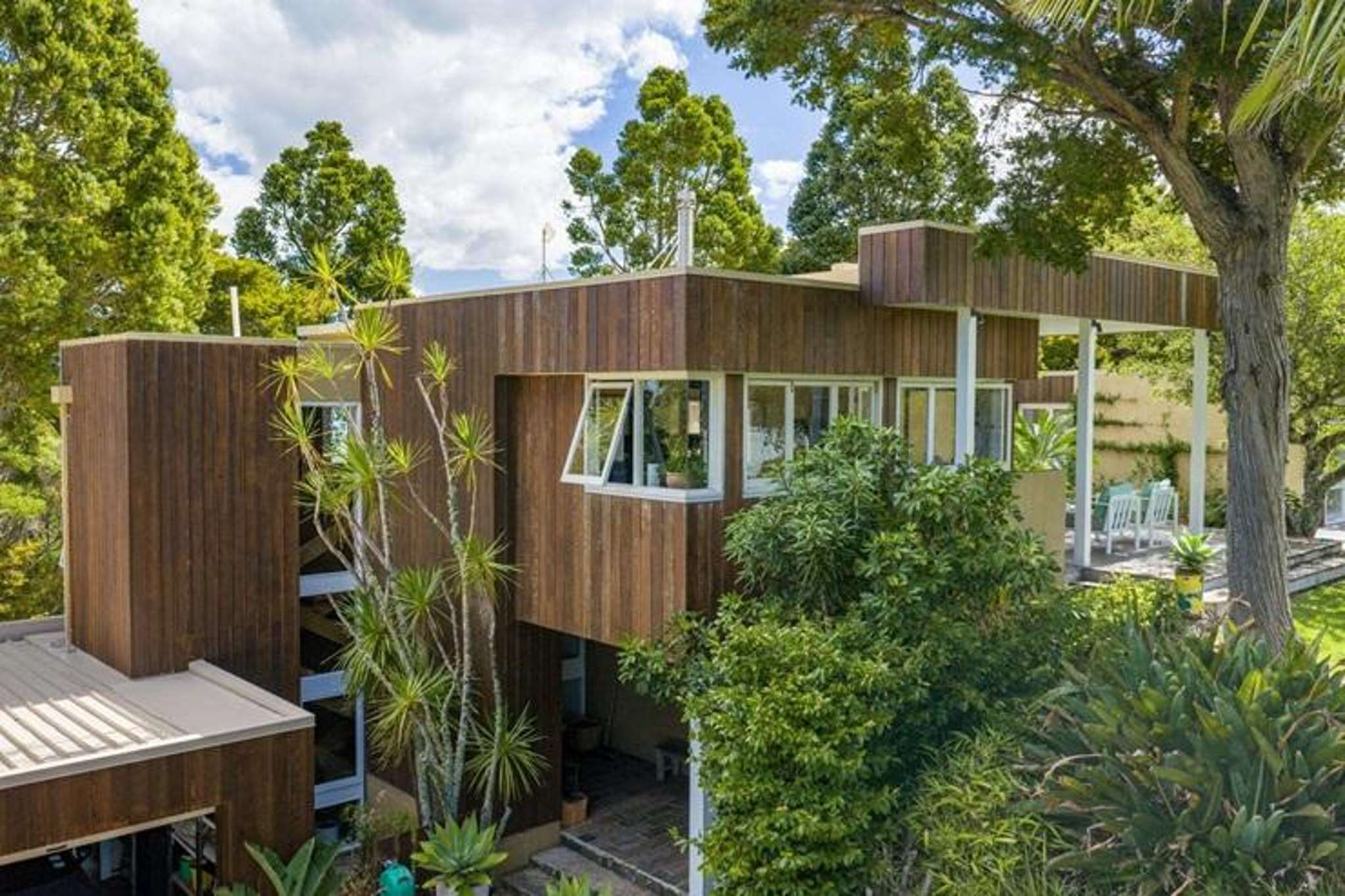 Five timeless mid-century gems up for grabs