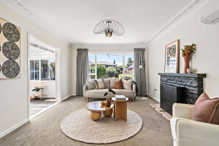 7 Tiroroa Avenue Te Atatu South_1