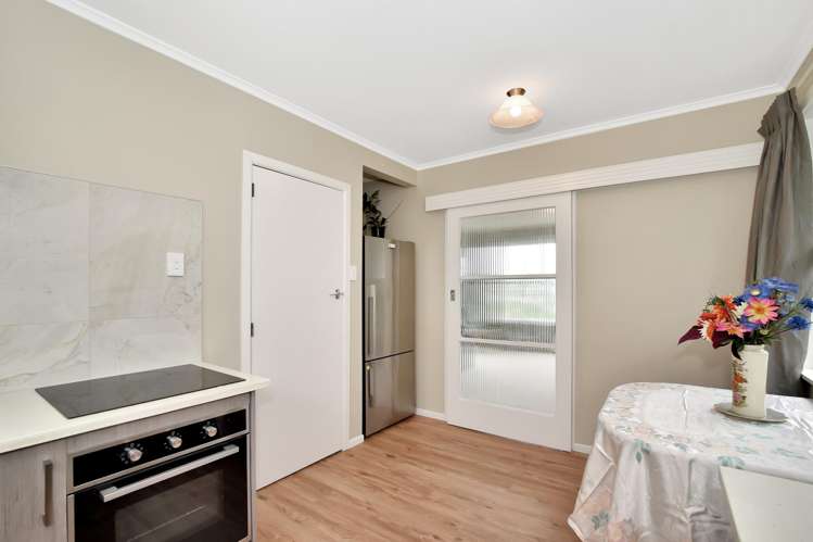 84 Sutherland Road Brookfield_12