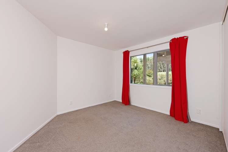 60 South Makara Road Makara_15